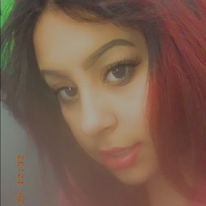 Meet your Posher, Rebeca